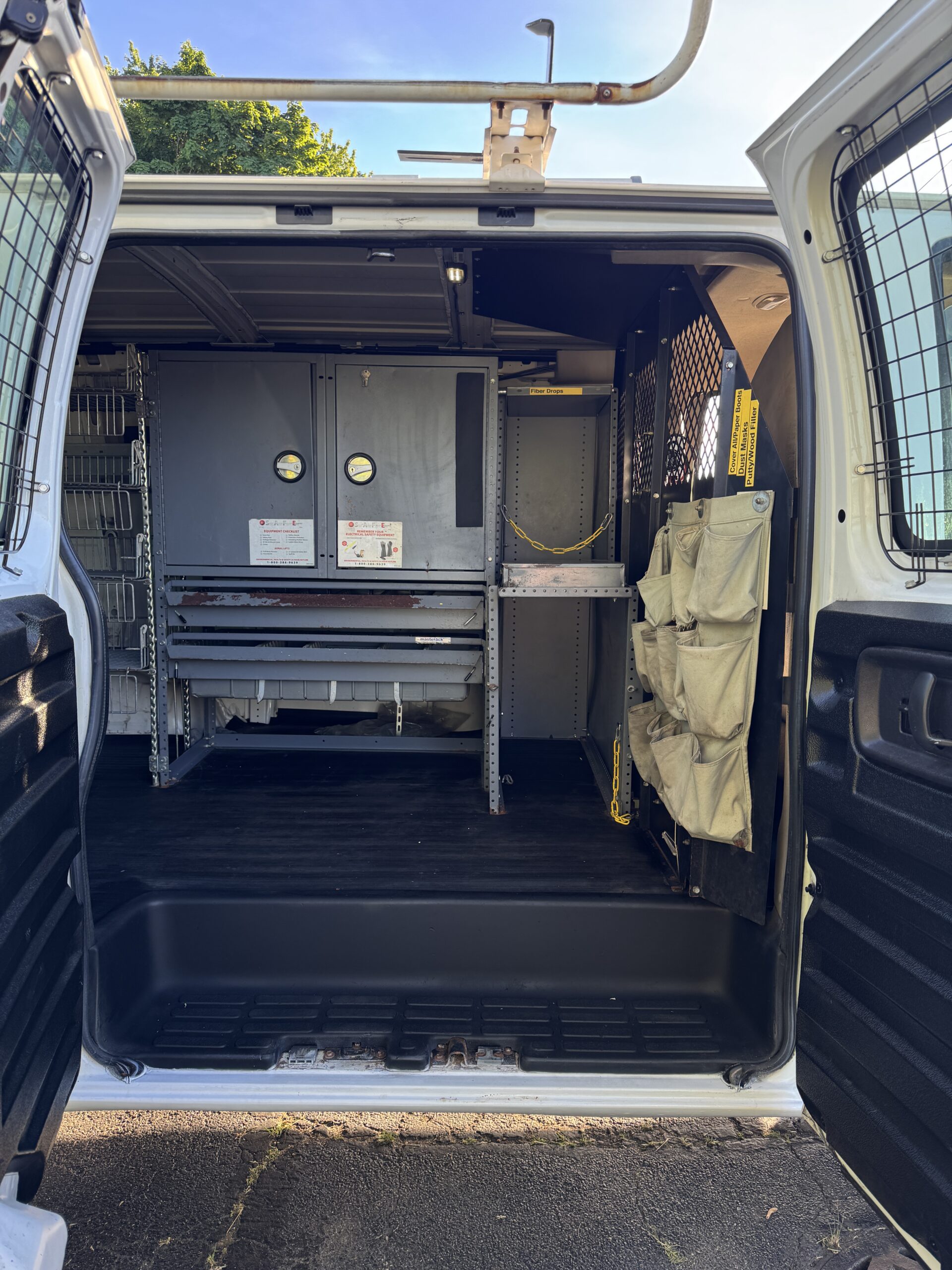 
								2011 Chevrolet Express 2500 full									