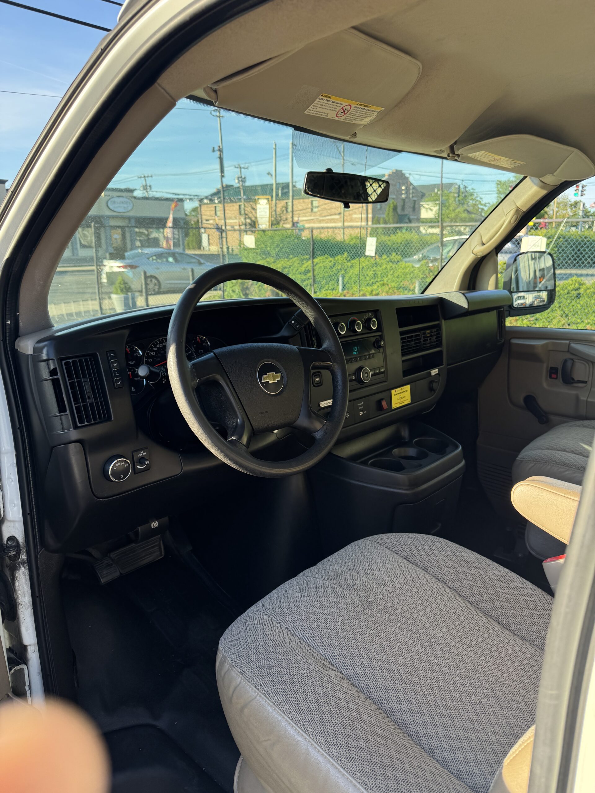 
								2011 Chevrolet Express 2500 full									