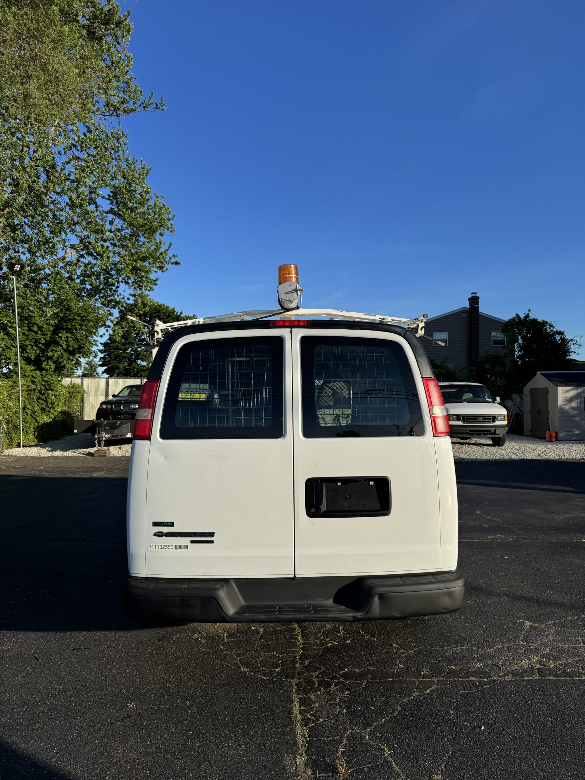 
								2011 Chevrolet Express 2500 full									