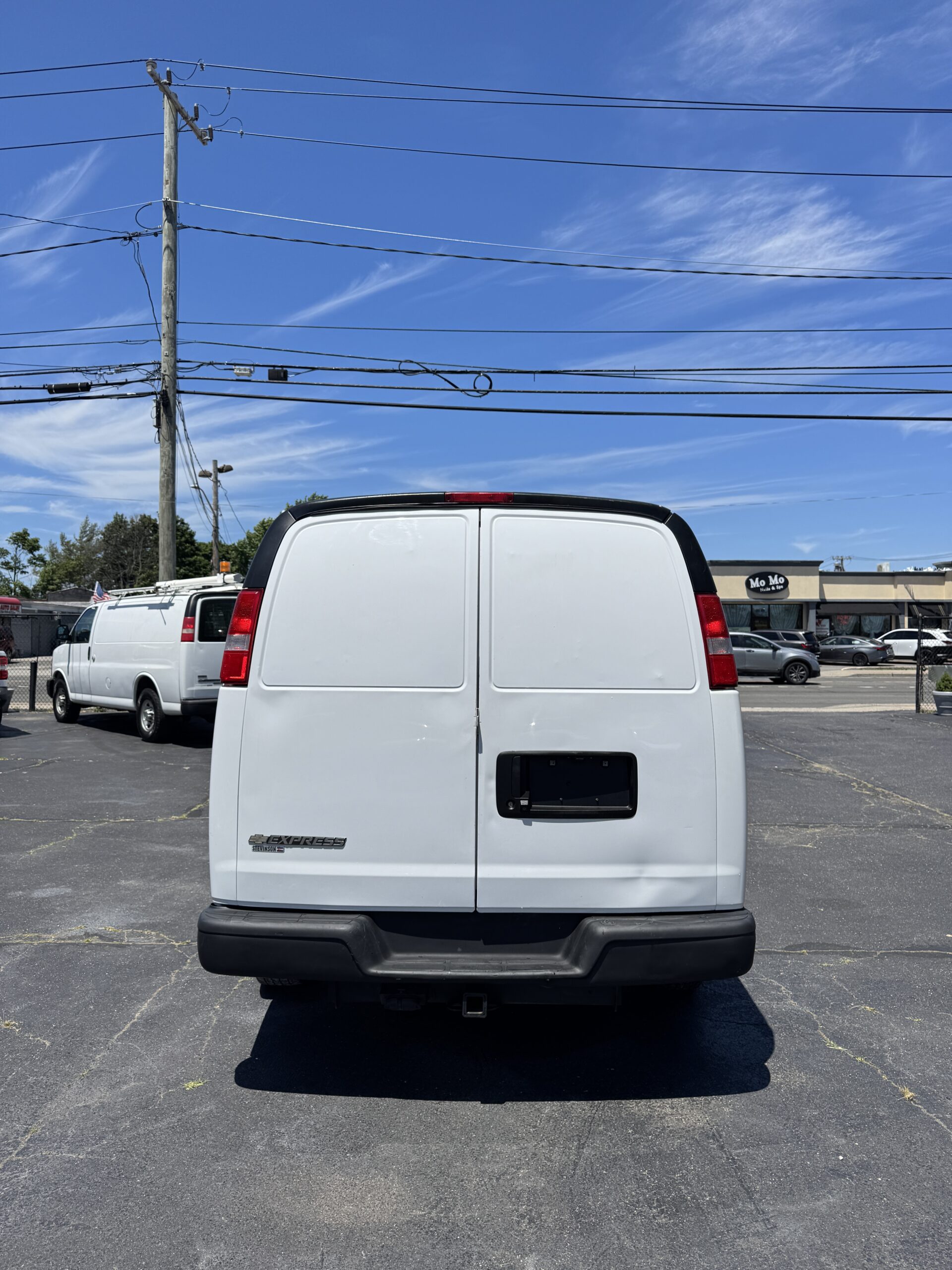 
								2020 Chevy Express 2500 full									