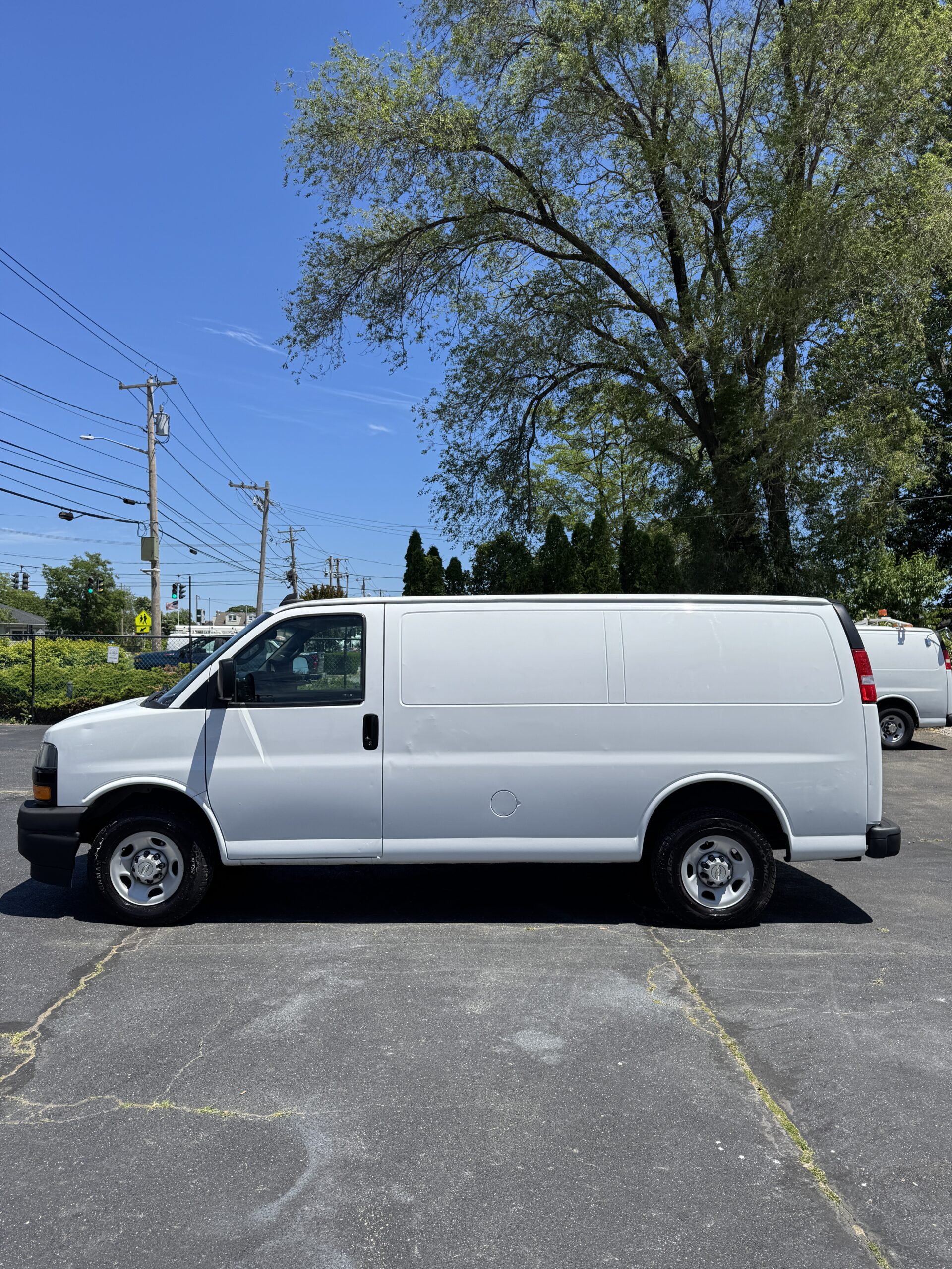 
								2020 Chevy Express 2500 full									
