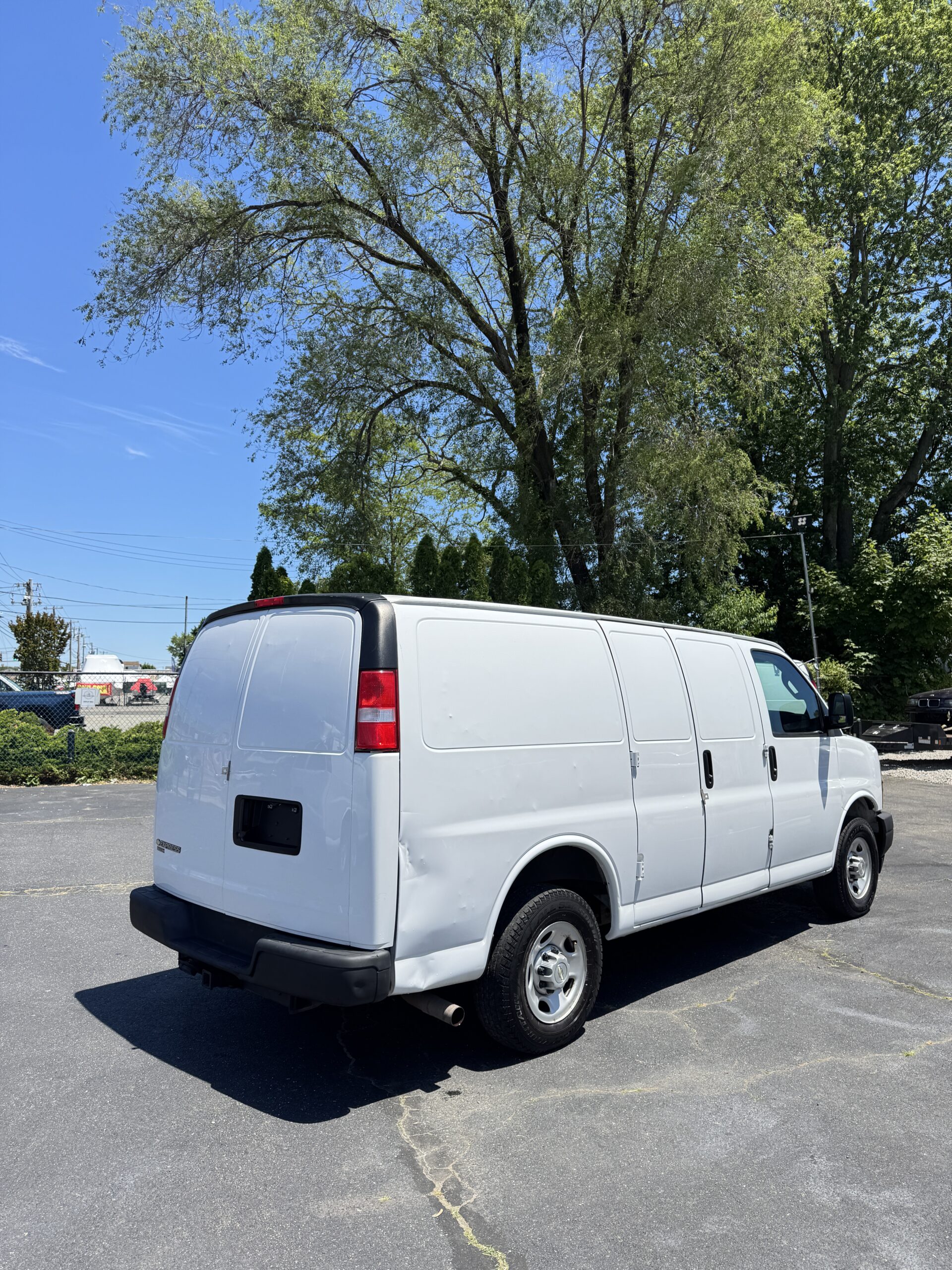 
								2020 Chevy Express 2500 full									