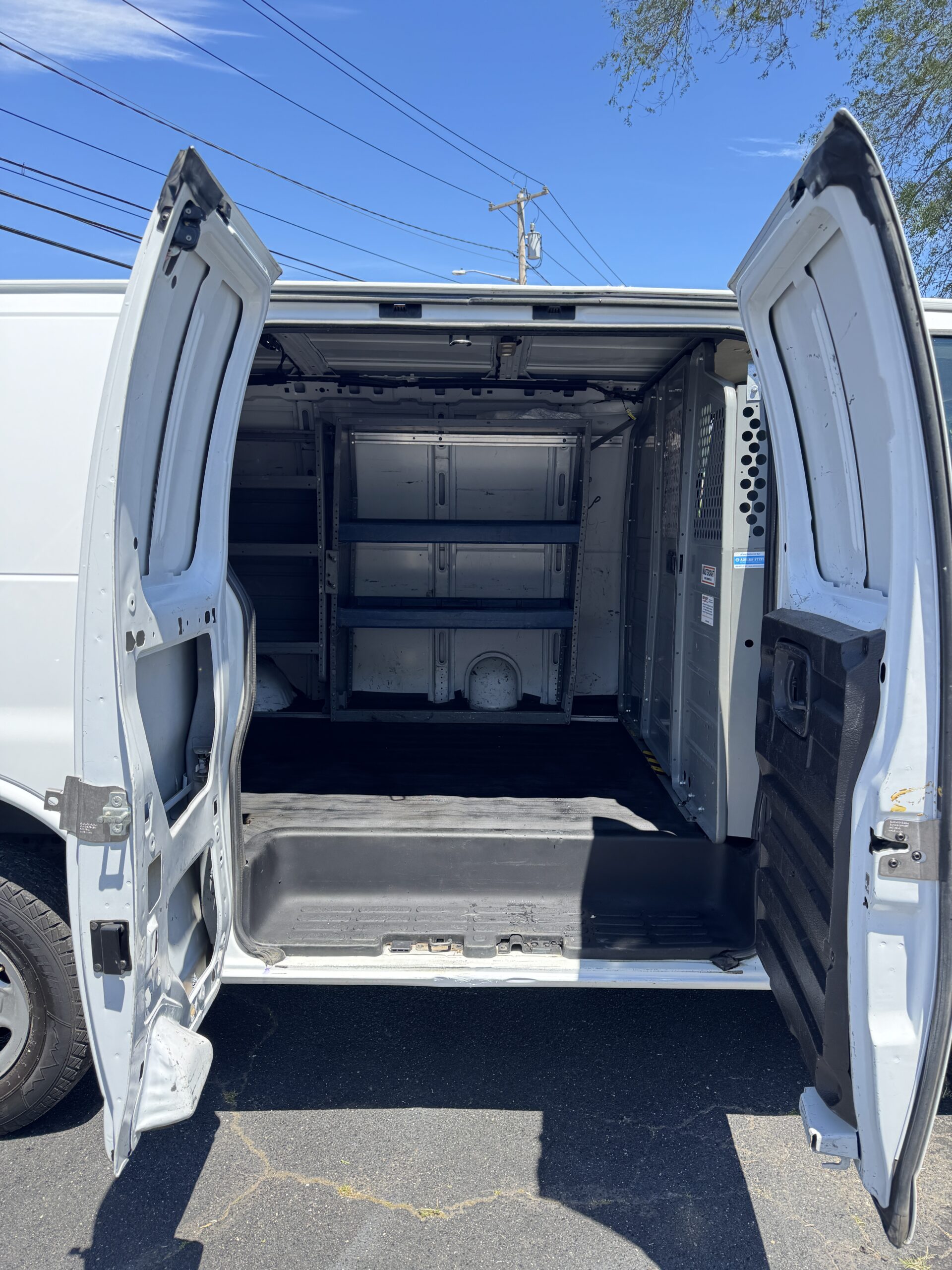 
								2020 Chevy Express 2500 full									