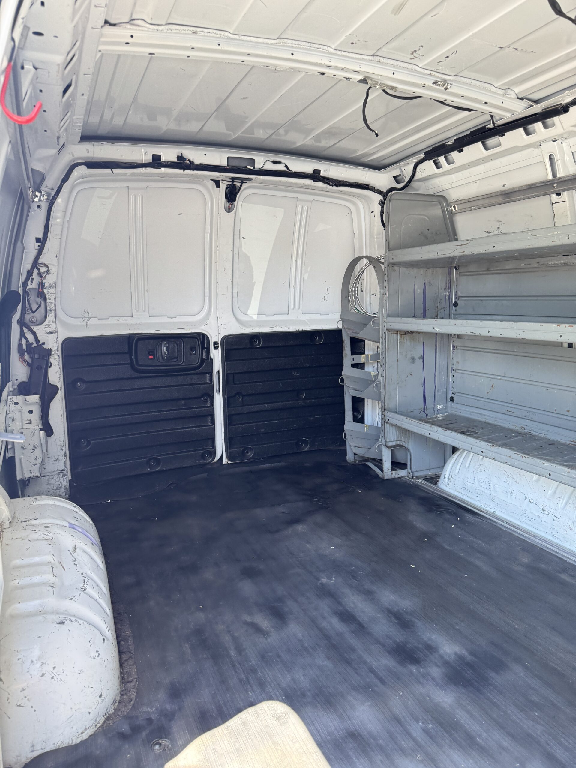 
								2020 Chevy Express 2500 full									
