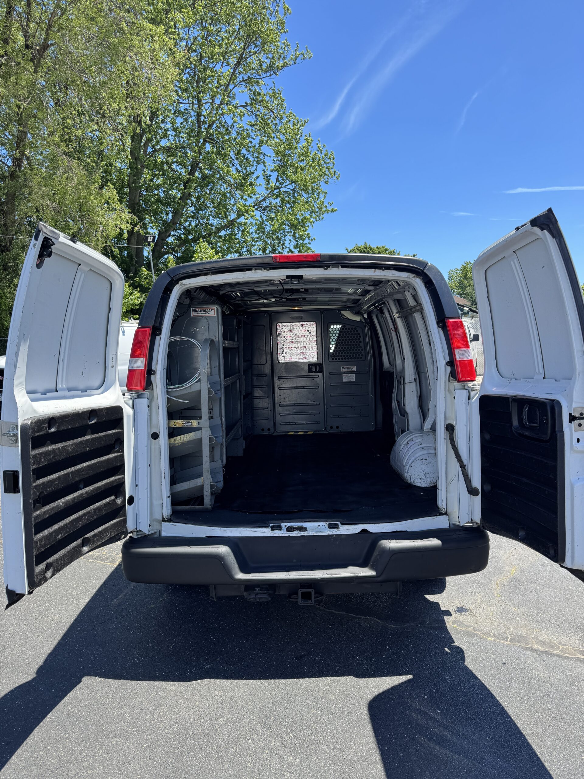 
								2020 Chevy Express 2500 full									