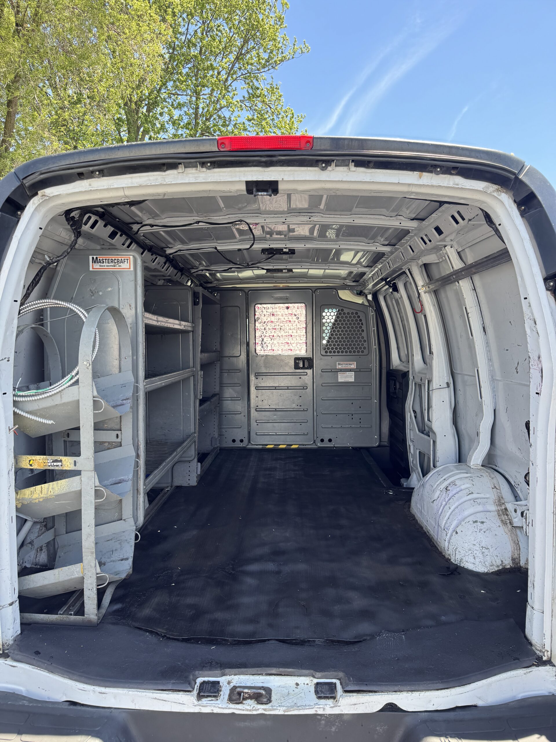
								2020 Chevy Express 2500 full									