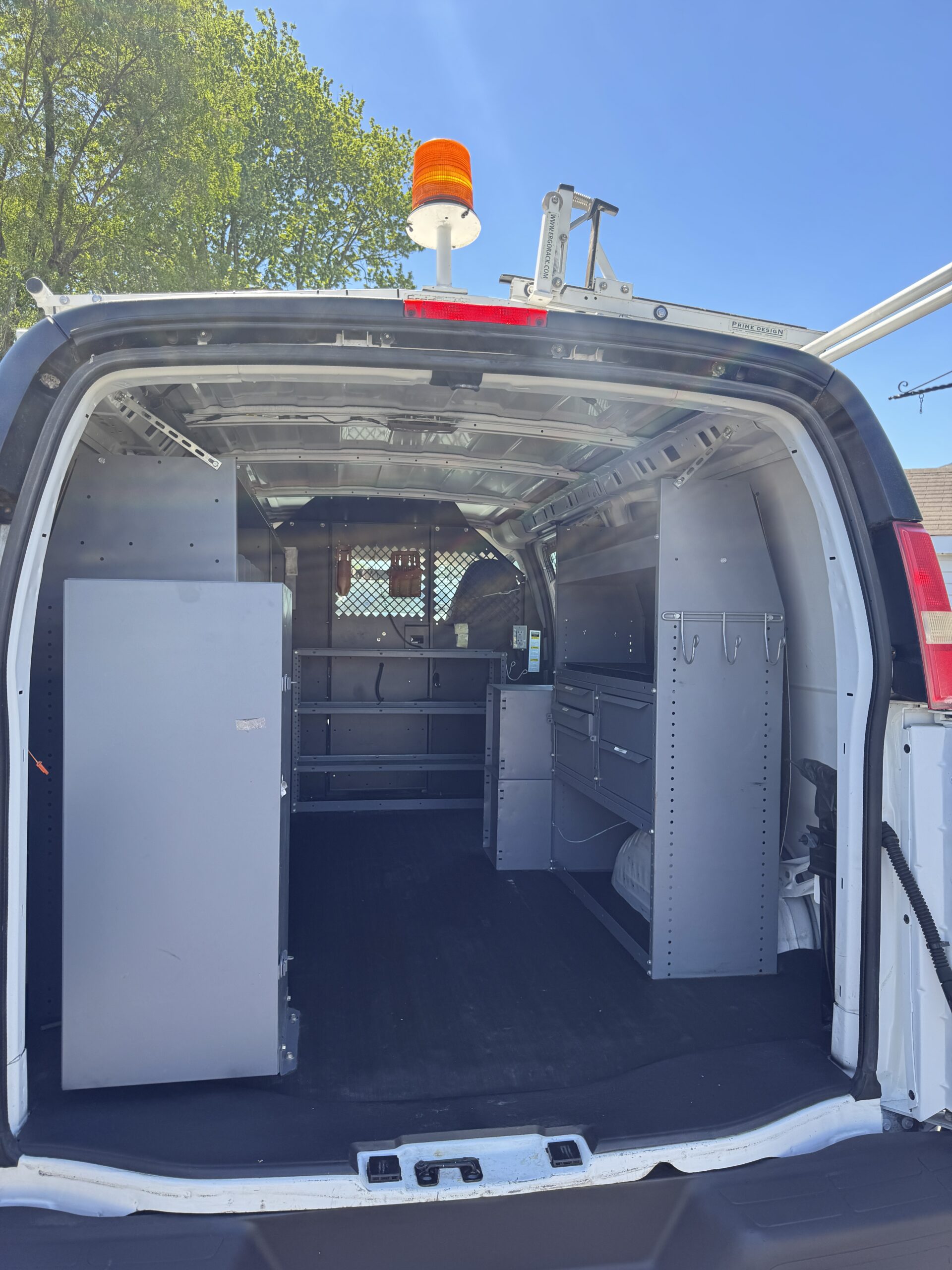 
								2012 Chevrolet Express 2500 full									