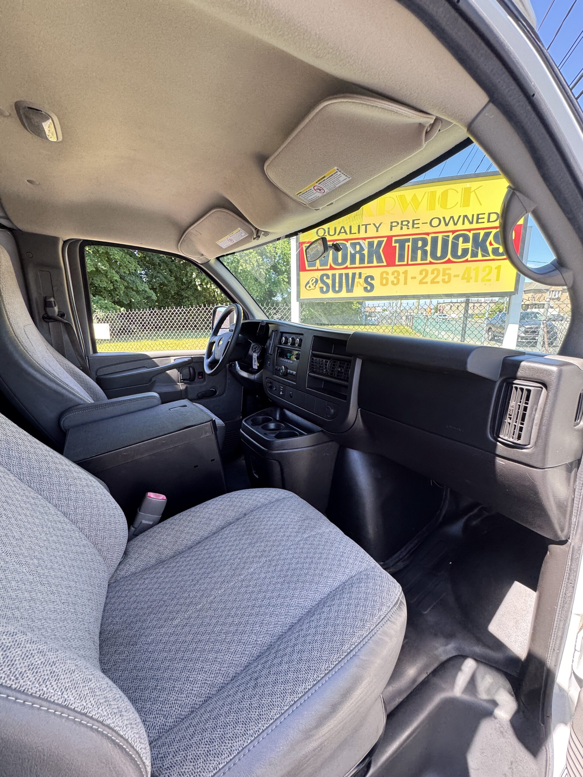 
								2012 Chevrolet Express 2500 full									