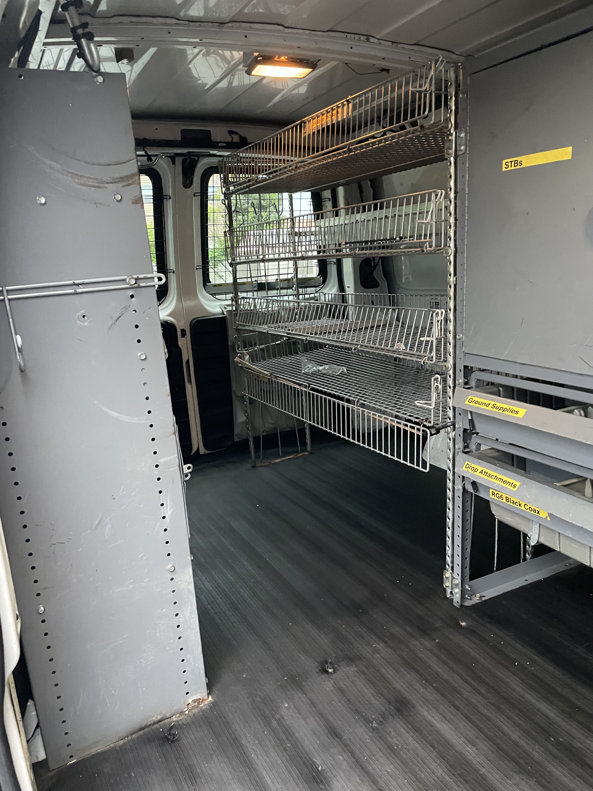 
								2012 Chevrolet Express 2500 full									