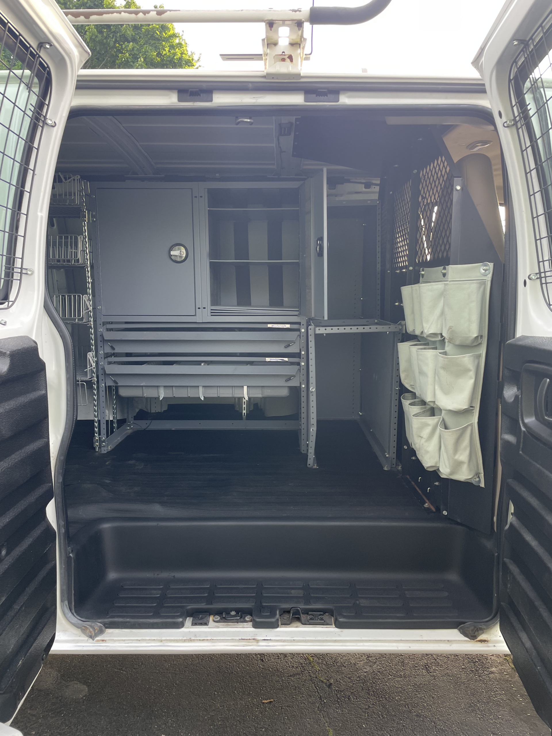 
								2012 Chevrolet Express 2500 full									