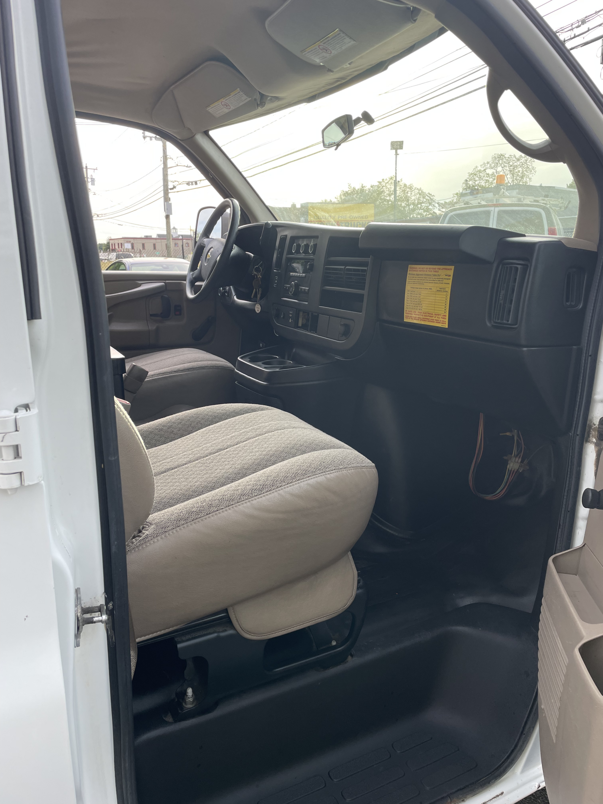 
								2012 Chevrolet Express 2500 full									