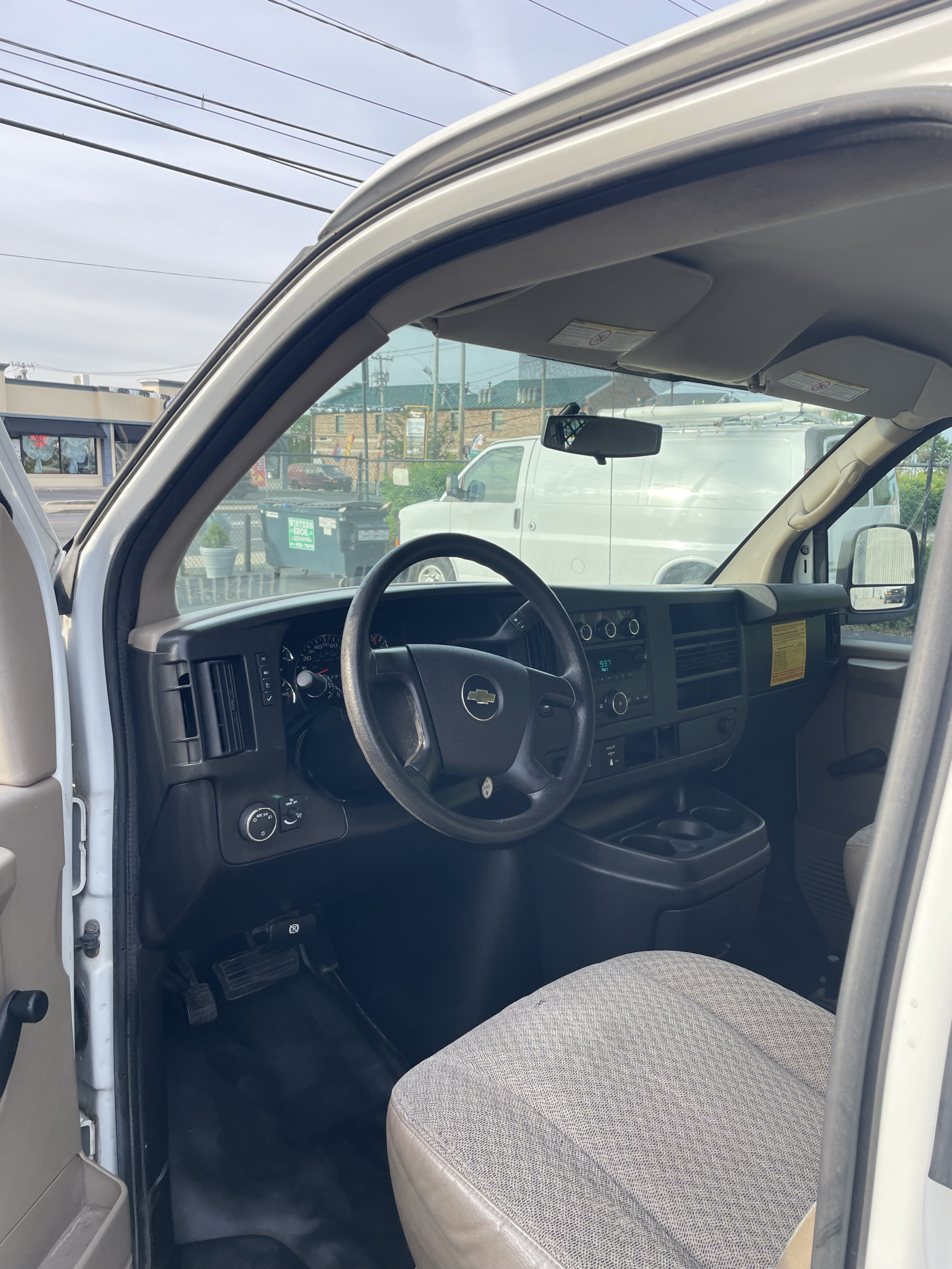 
								2012 Chevrolet Express 2500 full									