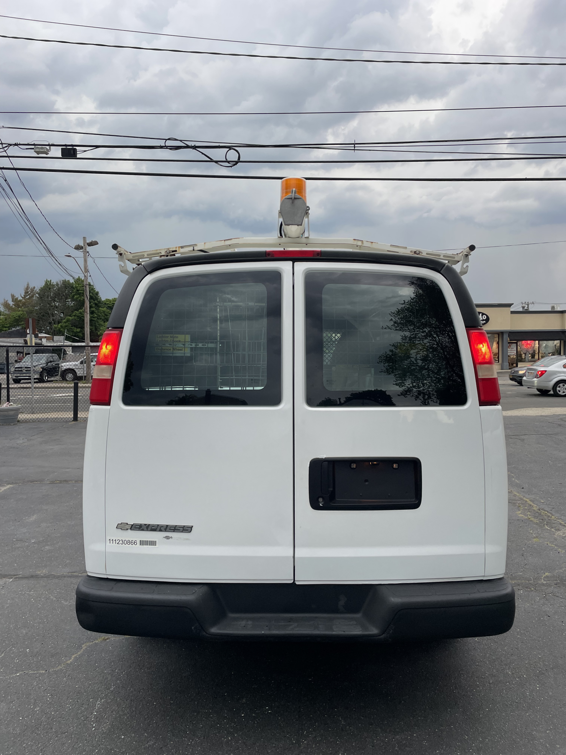 
								2012 Chevrolet Express 2500 full									