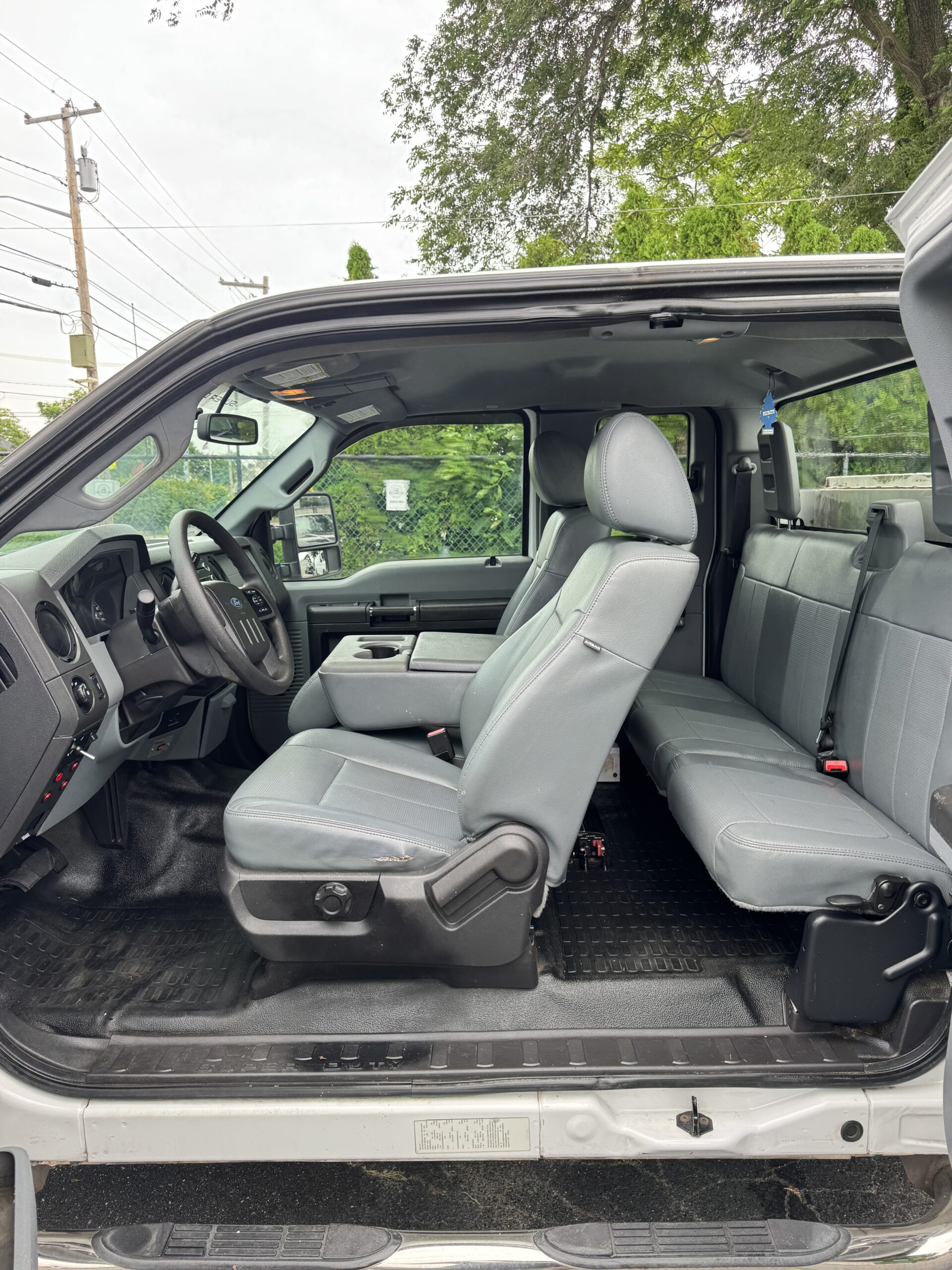 
								2016 Ford F-250 Utility Bed full									