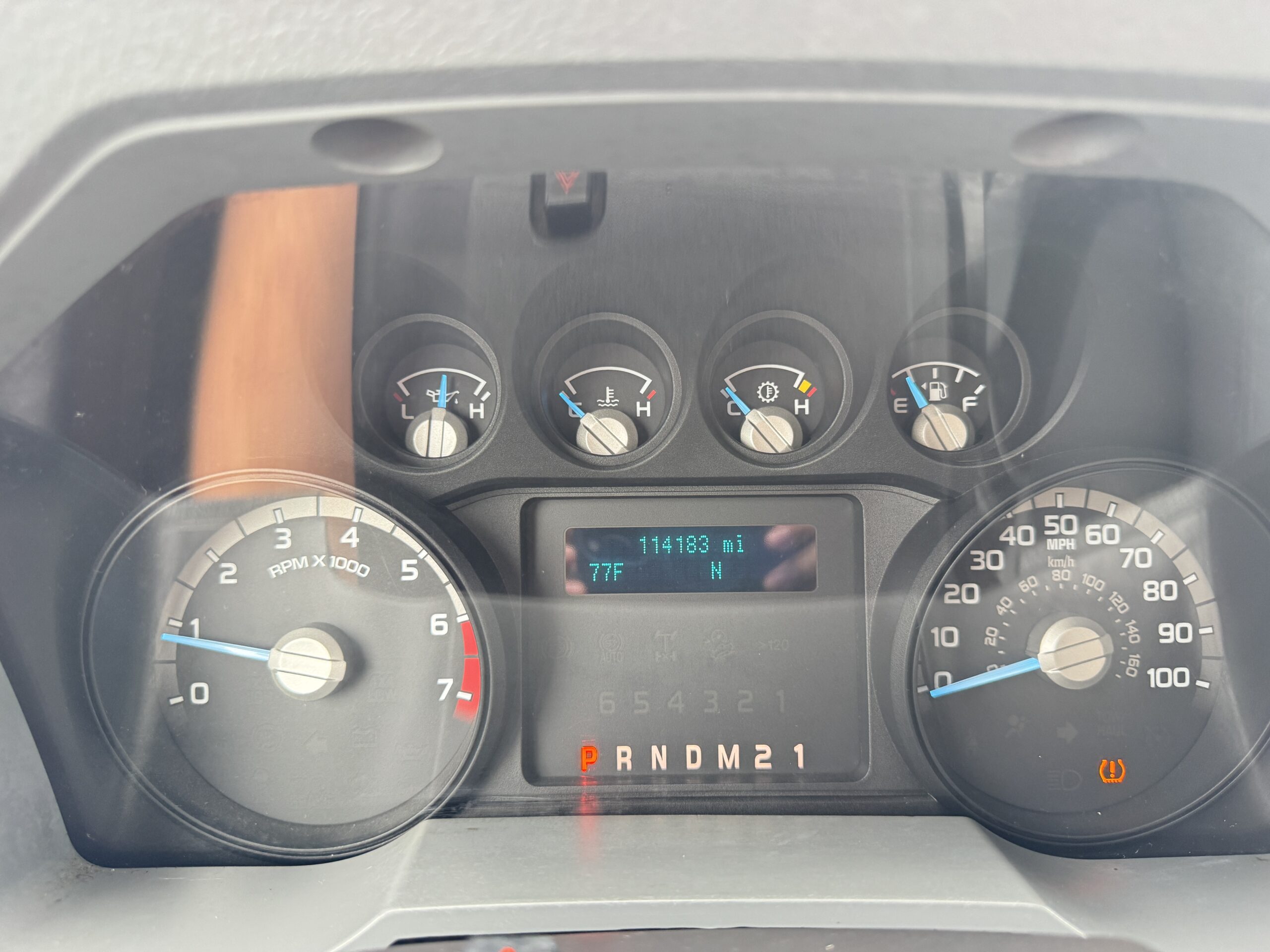 
								2016 Ford F-250 Utility Bed full									